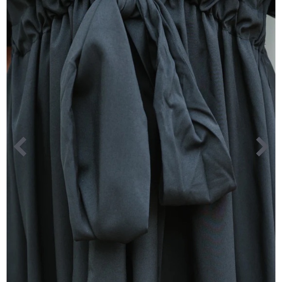 Elegant Black Maxi Dress - Picture 4 of 5